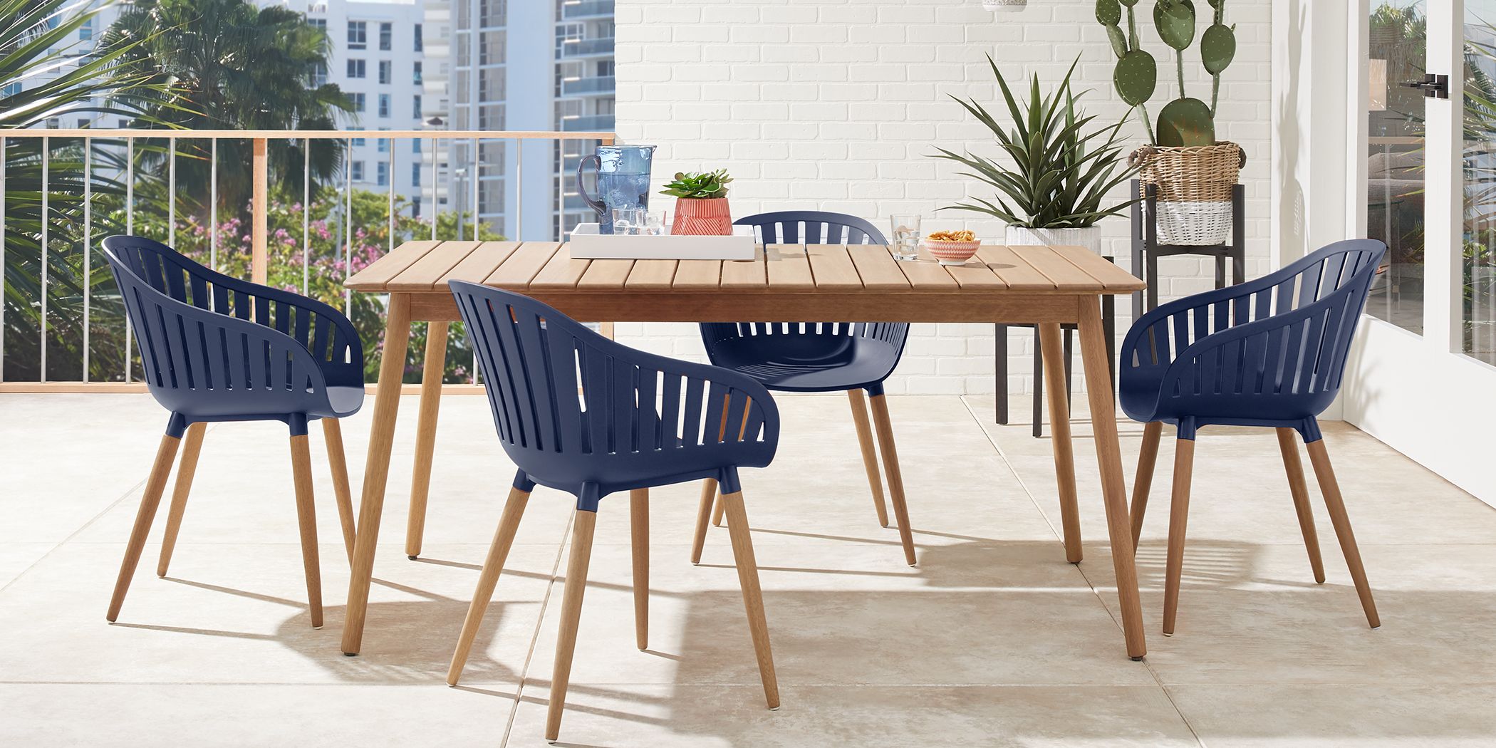 Nassau 5 Pc Outdoor Dining Set with Blue Chairs - Round, Wood